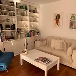 Rose Apartment Paris